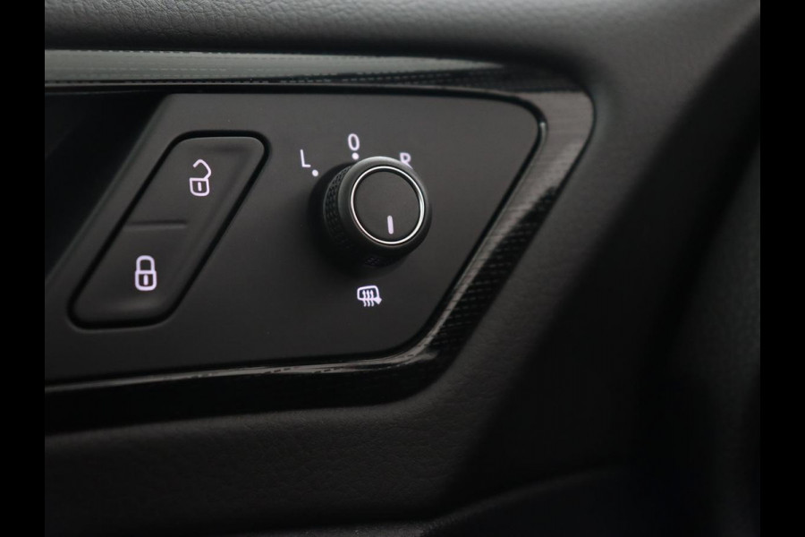 Volkswagen Golf 1.0 TSI Highline | 88.100km NAP | Stoelverwarming | Massage | Trekhaak | Carplay | Navigatie | Adaptive cruise | Virtual Cockpit | Climate control | 17'' | Parkeerhulp | Bluetooth