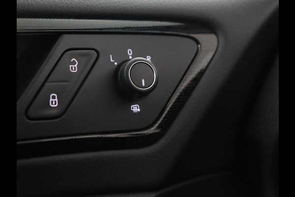 Volkswagen Golf 1.0 TSI Highline | 88.100km NAP | Stoelverwarming | Massage | Trekhaak | Carplay | Navigatie | Adaptive cruise | Virtual Cockpit | Climate control | 17'' | Parkeerhulp | Bluetooth