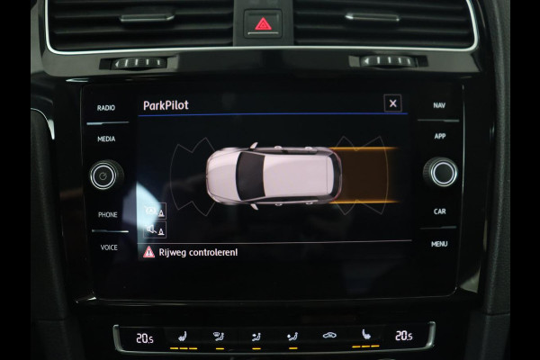 Volkswagen Golf 1.0 TSI Highline | 88.100km NAP | Stoelverwarming | Massage | Trekhaak | Carplay | Navigatie | Adaptive cruise | Virtual Cockpit | Climate control | 17'' | Parkeerhulp | Bluetooth