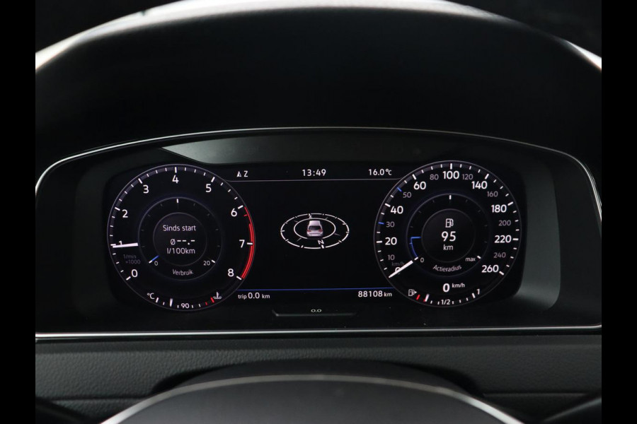 Volkswagen Golf 1.0 TSI Highline | 88.100km NAP | Stoelverwarming | Massage | Trekhaak | Carplay | Navigatie | Adaptive cruise | Virtual Cockpit | Climate control | 17'' | Parkeerhulp | Bluetooth