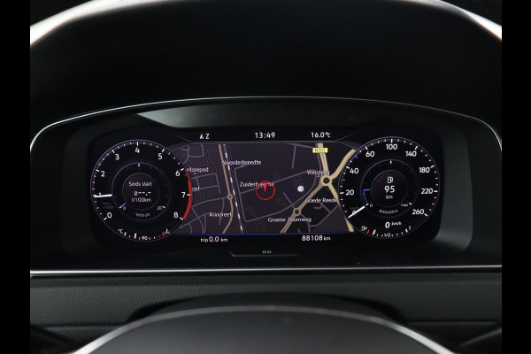 Volkswagen Golf 1.0 TSI Highline | 88.100km NAP | Stoelverwarming | Massage | Trekhaak | Carplay | Navigatie | Adaptive cruise | Virtual Cockpit | Climate control | 17'' | Parkeerhulp | Bluetooth