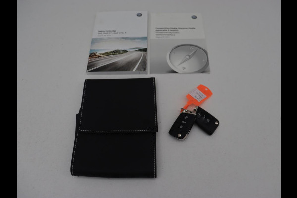 Volkswagen Golf 1.0 TSI Highline | 88.100km NAP | Stoelverwarming | Massage | Trekhaak | Carplay | Navigatie | Adaptive cruise | Virtual Cockpit | Climate control | 17'' | Parkeerhulp | Bluetooth