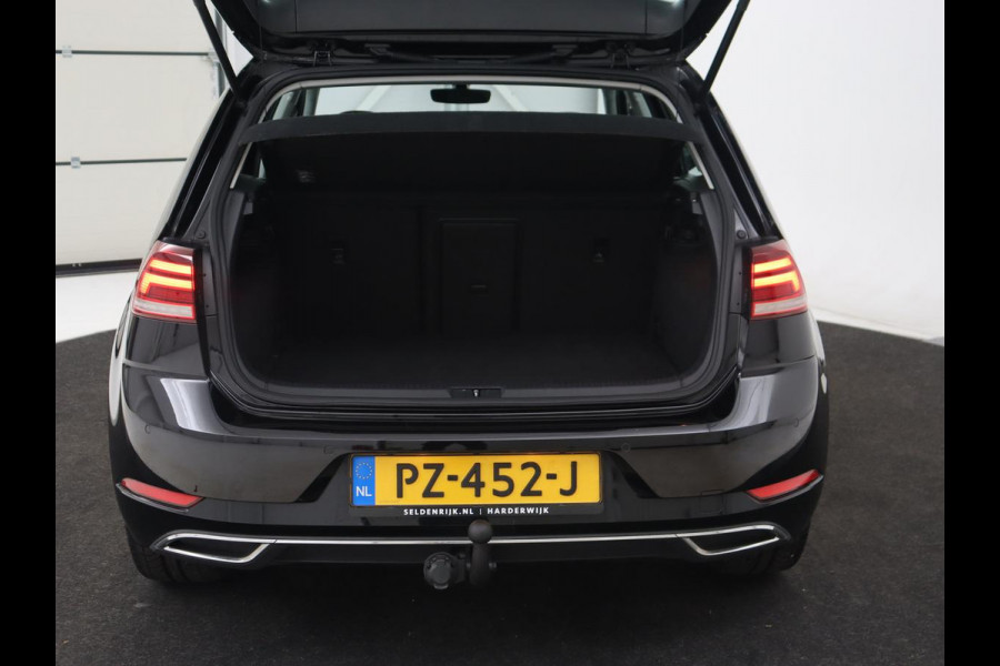 Volkswagen Golf 1.0 TSI Highline | 88.100km NAP | Stoelverwarming | Massage | Trekhaak | Carplay | Navigatie | Adaptive cruise | Virtual Cockpit | Climate control | 17'' | Parkeerhulp | Bluetooth