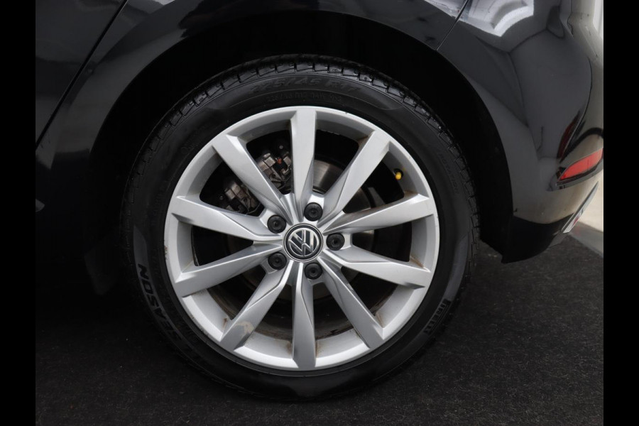 Volkswagen Golf 1.0 TSI Highline | 88.100km NAP | Stoelverwarming | Massage | Trekhaak | Carplay | Navigatie | Adaptive cruise | Virtual Cockpit | Climate control | 17'' | Parkeerhulp | Bluetooth