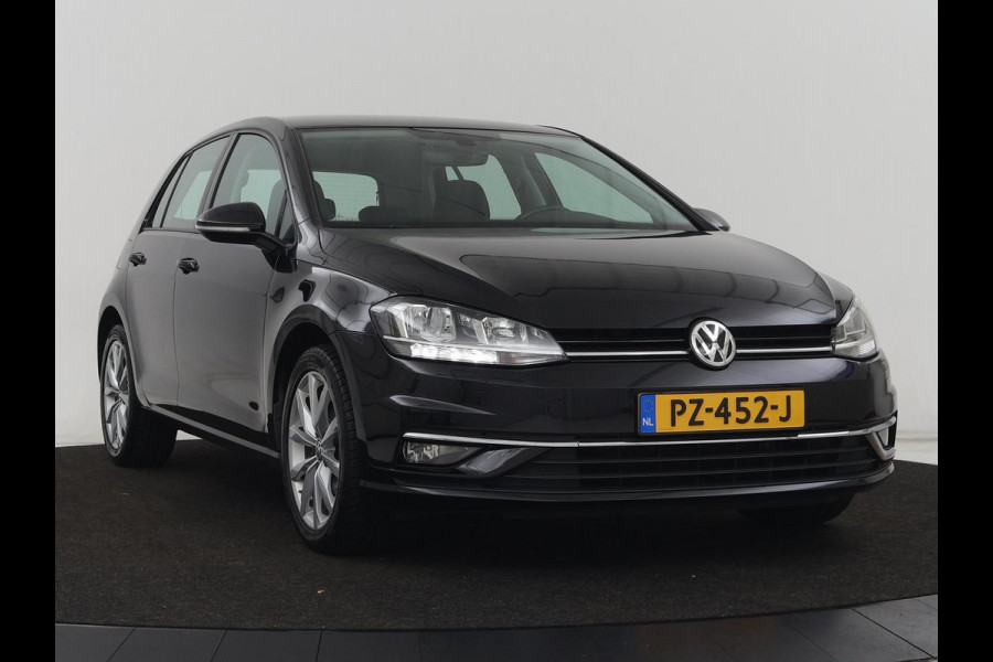 Volkswagen Golf 1.0 TSI Highline | 88.100km NAP | Stoelverwarming | Massage | Trekhaak | Carplay | Navigatie | Adaptive cruise | Virtual Cockpit | Climate control | 17'' | Parkeerhulp | Bluetooth