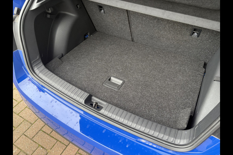 Škoda Fabia 1.0 TSi 95pk Business Edition 5-drs. PANODAK/ADAPT.CRUISE/CARPLAY/PDC/WINTERPACK