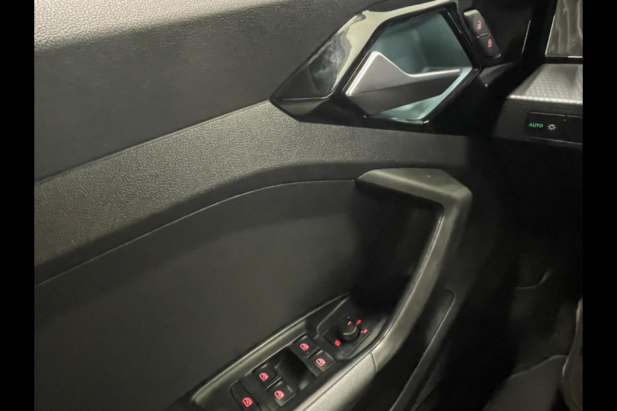 Audi A1 Sportback 35 TFSI 150pk S-tronic Navigatie Apple Carplay/Android Auto Parkeersensoren Virtual Cockpit Lichtmetalen velgen Airco
