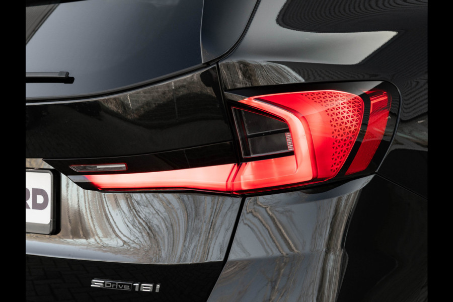 BMW X1 sDrive18i M-Sport Pro - Pano - Driving Ass Plus - Trekhaak - Harman Kardon