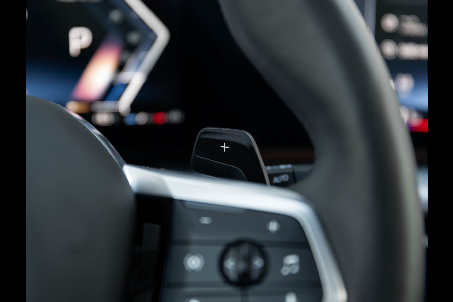 BMW X1 sDrive18i M-Sport Pro - Pano - Driving Ass Plus - Trekhaak - Harman Kardon