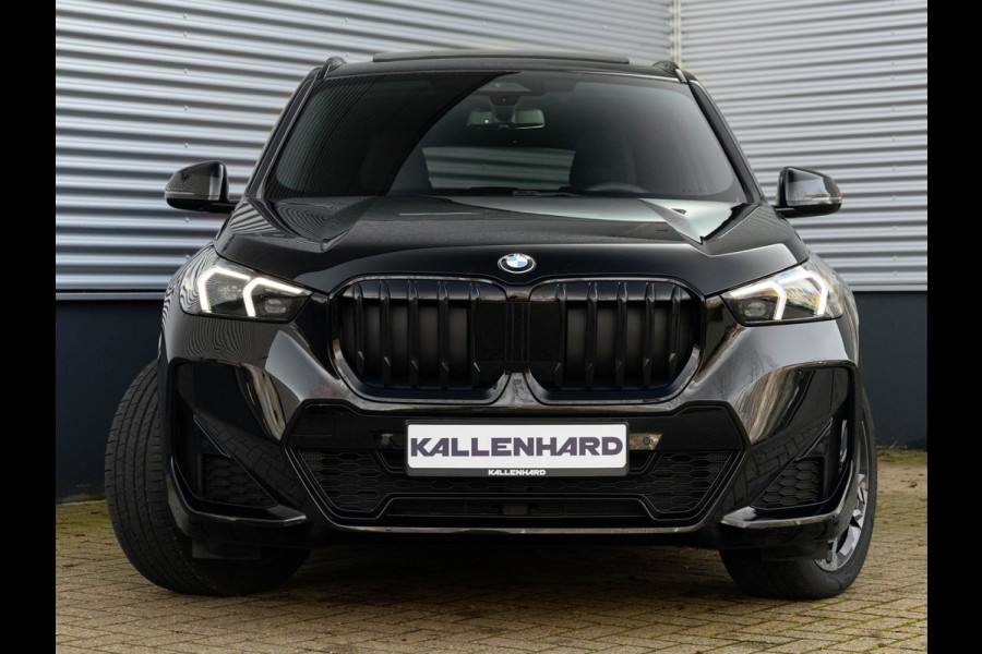 BMW X1 sDrive18i M-Sport Pro - Pano - Driving Ass Plus - Trekhaak - Harman Kardon