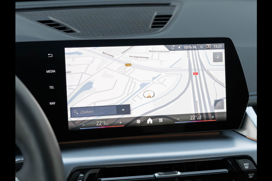 BMW X1 sDrive18i M-Sport Pro - Pano - Driving Ass Plus - Trekhaak - Harman Kardon