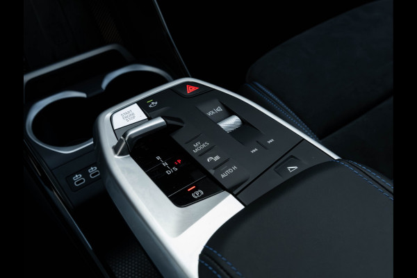 BMW X1 sDrive18i M-Sport Pro - Pano - Driving Ass Plus - Trekhaak - Harman Kardon