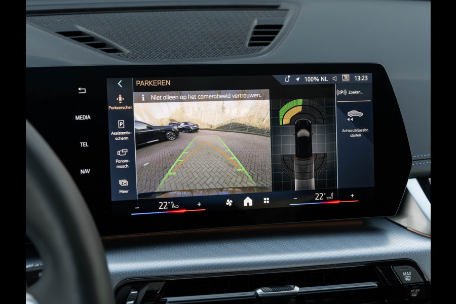 BMW X1 sDrive18i M-Sport Pro - Pano - Driving Ass Plus - Trekhaak - Harman Kardon