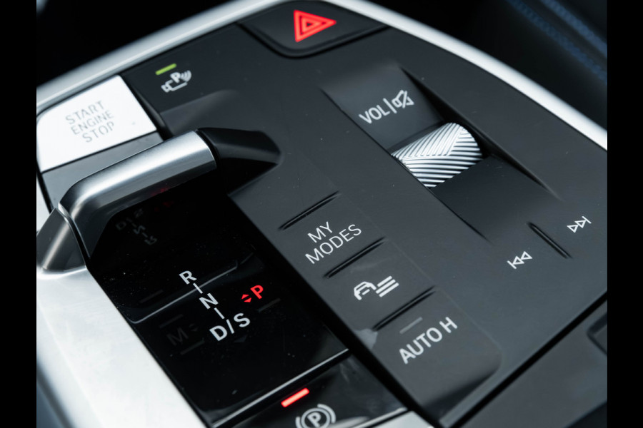 BMW X1 sDrive18i M-Sport Pro - Pano - Driving Ass Plus - Trekhaak - Harman Kardon