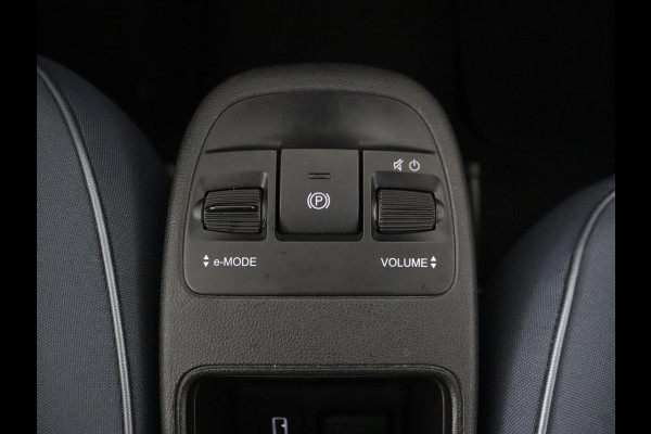 Fiat 500E Icon 42 kWh | 3 Fase | Carplay | Navigatie | Climate control | Parkeerhulp | Cruise control | DAB | Digital Cockpit | Keyless Start | Bluetooth