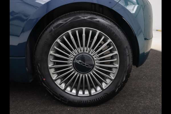 Fiat 500E Icon 42 kWh | 3 Fase | Carplay | Navigatie | Climate control | Parkeerhulp | Cruise control | DAB | Digital Cockpit | Keyless Start | Bluetooth