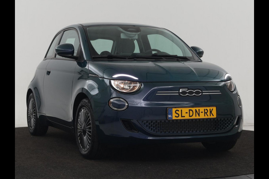 Fiat 500E Icon 42 kWh | 3 Fase | Carplay | Navigatie | Climate control | Parkeerhulp | Cruise control | DAB | Digital Cockpit | Keyless Start | Bluetooth