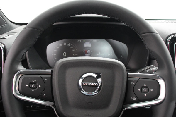 Volvo XC40 1.5 T5 Plug-in hybrid Ultimate Dark | Electrisch Glazen Panorama dak | Navigatie | Dab | Led | Adaptive Cruise Control | Camera | Parkeer sensoren