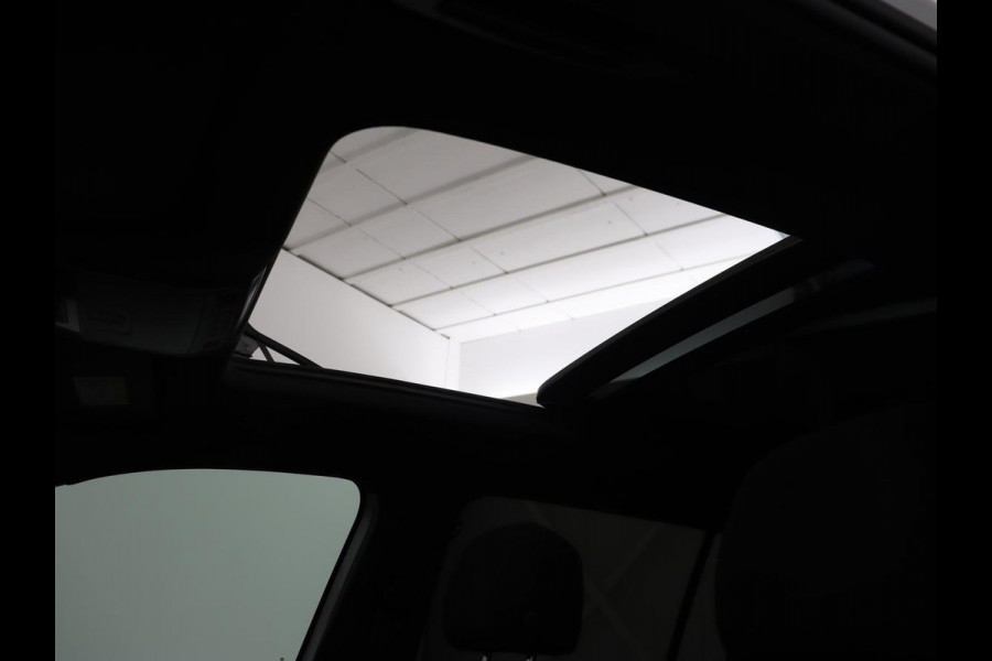 Volkswagen Tiguan 1.5 TSI R Line | Panoramadak | Stoelverwarming | Dynaudio | Keyless | Trekhaak | Camera | Adaptief LED | Carplay | Navigatie | Massage | Parkeerhulp | Adaptive cruise