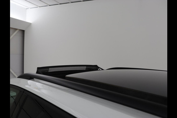 Volkswagen Tiguan 1.5 TSI R Line | Panoramadak | Stoelverwarming | Dynaudio | Keyless | Trekhaak | Camera | Adaptief LED | Carplay | Navigatie | Massage | Parkeerhulp | Adaptive cruise