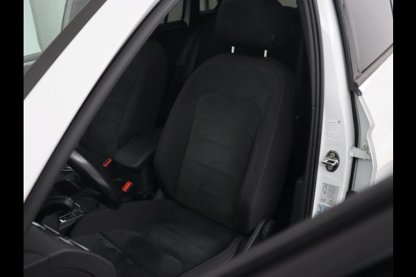 Volkswagen Tiguan 1.5 TSI R Line | Panoramadak | Stoelverwarming | Dynaudio | Keyless | Trekhaak | Camera | Adaptief LED | Carplay | Navigatie | Massage | Parkeerhulp | Adaptive cruise