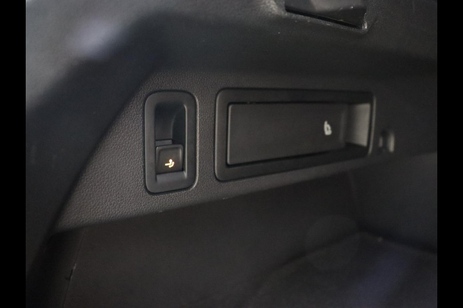 Volkswagen Tiguan 1.5 TSI R Line | Panoramadak | Stoelverwarming | Dynaudio | Keyless | Trekhaak | Camera | Adaptief LED | Carplay | Navigatie | Massage | Parkeerhulp | Adaptive cruise