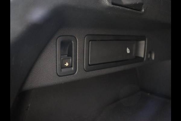 Volkswagen Tiguan 1.5 TSI R Line | Panoramadak | Stoelverwarming | Dynaudio | Keyless | Trekhaak | Camera | Adaptief LED | Carplay | Navigatie | Massage | Parkeerhulp | Adaptive cruise