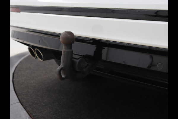 Volkswagen Tiguan 1.5 TSI R Line | Panoramadak | Stoelverwarming | Dynaudio | Keyless | Trekhaak | Camera | Adaptief LED | Carplay | Navigatie | Massage | Parkeerhulp | Adaptive cruise