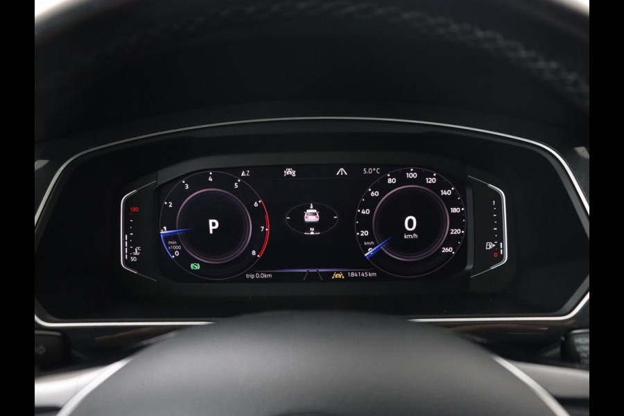 Volkswagen Tiguan 1.5 TSI R Line | Panoramadak | Stoelverwarming | Dynaudio | Keyless | Trekhaak | Camera | Adaptief LED | Carplay | Navigatie | Massage | Parkeerhulp | Adaptive cruise