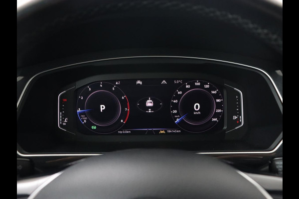 Volkswagen Tiguan 1.5 TSI R Line | Panoramadak | Stoelverwarming | Dynaudio | Keyless | Trekhaak | Camera | Adaptief LED | Carplay | Navigatie | Massage | Parkeerhulp | Adaptive cruise