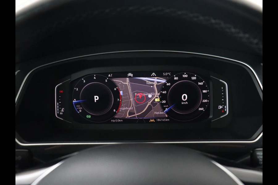 Volkswagen Tiguan 1.5 TSI R Line | Panoramadak | Stoelverwarming | Dynaudio | Keyless | Trekhaak | Camera | Adaptief LED | Carplay | Navigatie | Massage | Parkeerhulp | Adaptive cruise