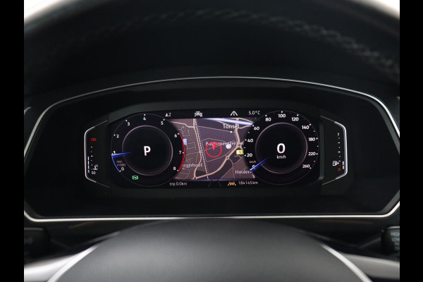 Volkswagen Tiguan 1.5 TSI R Line | Panoramadak | Stoelverwarming | Dynaudio | Keyless | Trekhaak | Camera | Adaptief LED | Carplay | Navigatie | Massage | Parkeerhulp | Adaptive cruise