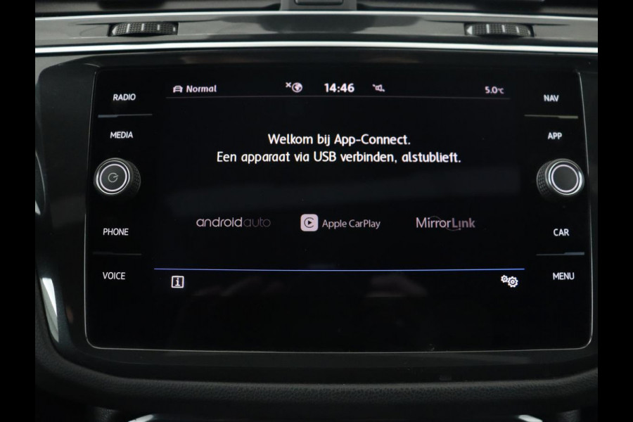 Volkswagen Tiguan 1.5 TSI R Line | Panoramadak | Stoelverwarming | Dynaudio | Keyless | Trekhaak | Camera | Adaptief LED | Carplay | Navigatie | Massage | Parkeerhulp | Adaptive cruise