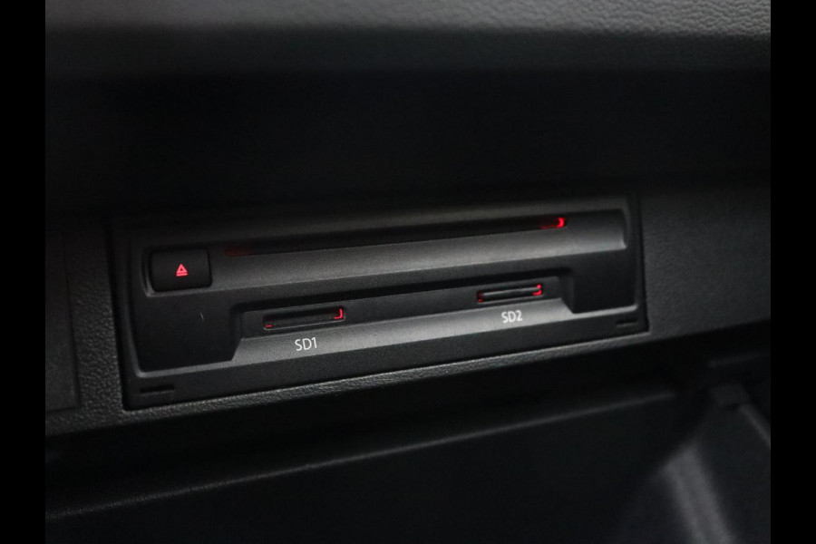 Volkswagen Tiguan 1.5 TSI R Line | Panoramadak | Stoelverwarming | Dynaudio | Keyless | Trekhaak | Camera | Adaptief LED | Carplay | Navigatie | Massage | Parkeerhulp | Adaptive cruise