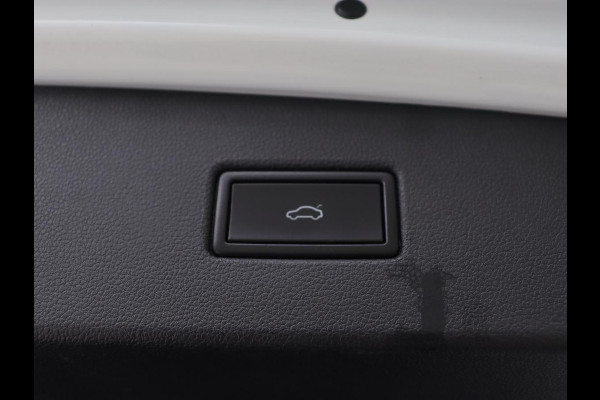 Volkswagen Tiguan 1.5 TSI R Line | Panoramadak | Stoelverwarming | Dynaudio | Keyless | Trekhaak | Camera | Adaptief LED | Carplay | Navigatie | Massage | Parkeerhulp | Adaptive cruise