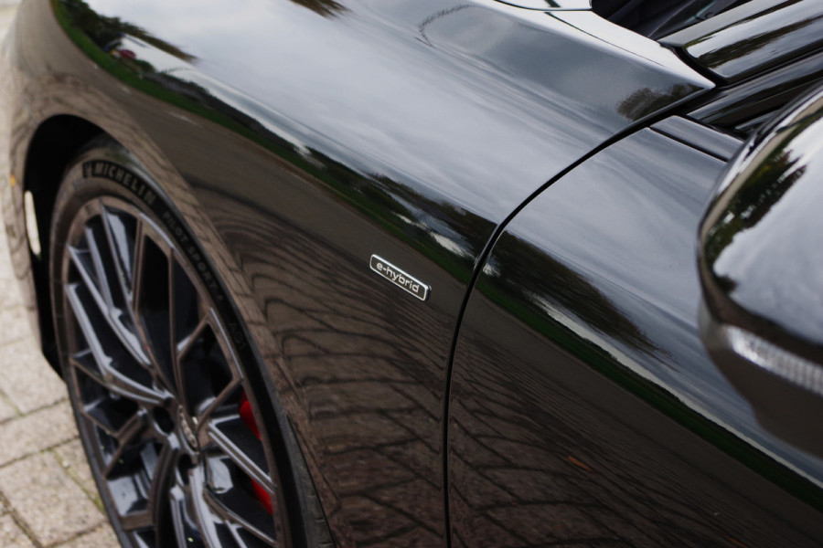 Audi A6 Avant 2.0 e-Hybrid 367 PK Plug-In Quattro Competition S-Line Edition, Luchtvering, Trekhaak, Panoramadak