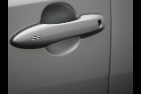 Toyota Corolla Touring Sports 2.0 Dynamic Plug In Hybrid 184pk Dealer O.H PHEV | Adaptive Cruise | Camera | Sportstoelen & Stuur Verwarmd | Apple Carplay | Navigatie | Keyless | Blis | DAB |