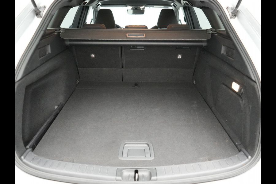 Toyota Corolla Touring Sports 2.0 Dynamic Plug In Hybrid 184pk Dealer O.H PHEV | Adaptive Cruise | Camera | Sportstoelen & Stuur Verwarmd | Apple Carplay | Navigatie | Keyless | Blis | DAB |