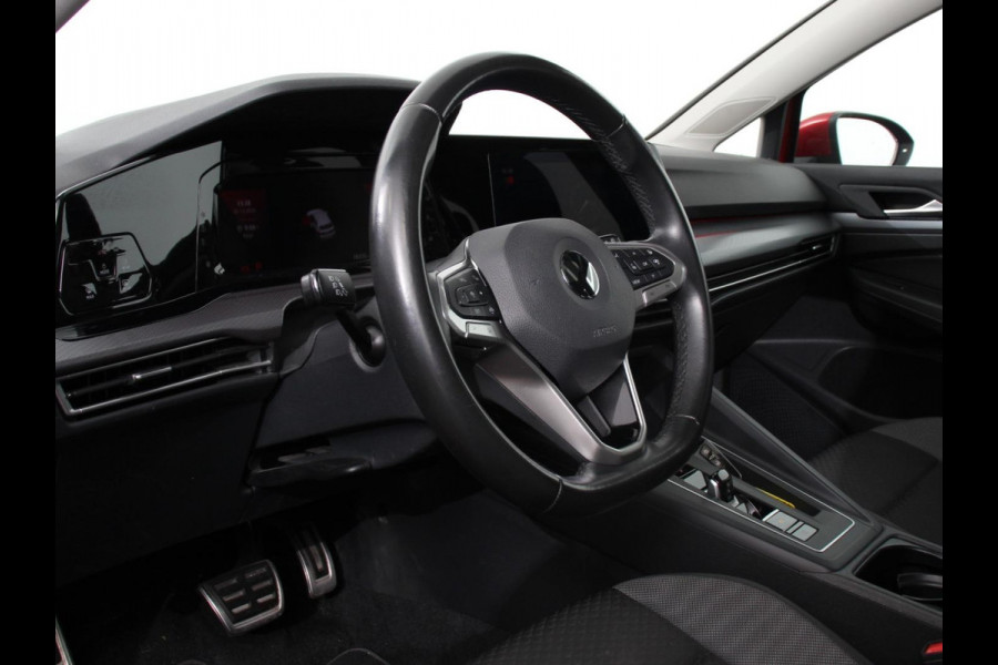Volkswagen Golf 1.0 eTSI 110pk DSG Active | Panorama dak | Navigatie | Climate Control | Adaptive Cruise Control | Virtual Cockpit | Stoelverwarming | Extra Getint Glas