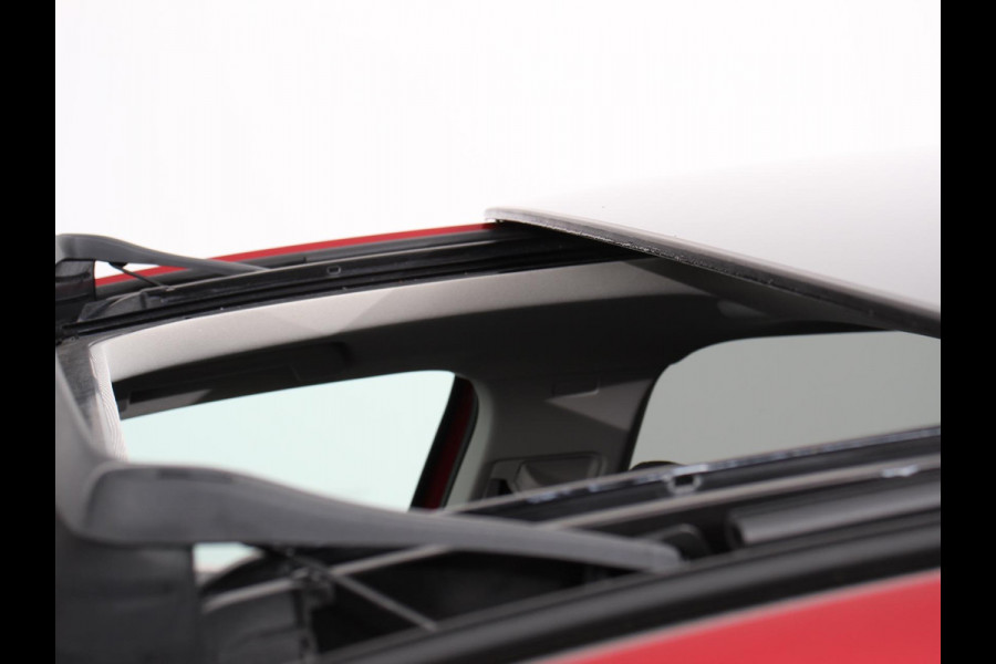 Volkswagen Golf 1.0 eTSI 110pk DSG Active | Panorama dak | Navigatie | Climate Control | Adaptive Cruise Control | Virtual Cockpit | Stoelverwarming | Extra Getint Glas