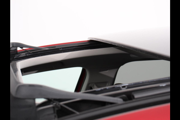 Volkswagen Golf 1.0 eTSI 110pk DSG Active | Panorama dak | Navigatie | Climate Control | Adaptive Cruise Control | Virtual Cockpit | Stoelverwarming | Extra Getint Glas