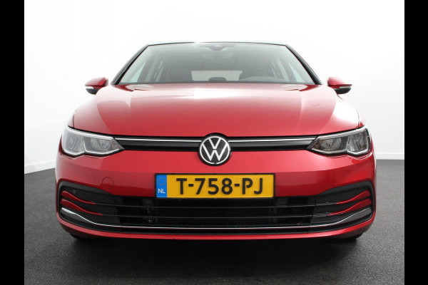 Volkswagen Golf 1.0 eTSI 110pk DSG Active | Panorama dak | Navigatie | Climate Control | Adaptive Cruise Control | Virtual Cockpit | Stoelverwarming | Extra Getint Glas