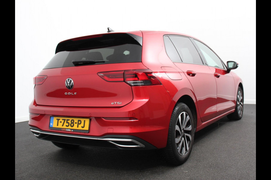 Volkswagen Golf 1.0 eTSI 110pk DSG Active | Panorama dak | Navigatie | Climate Control | Adaptive Cruise Control | Virtual Cockpit | Stoelverwarming | Extra Getint Glas