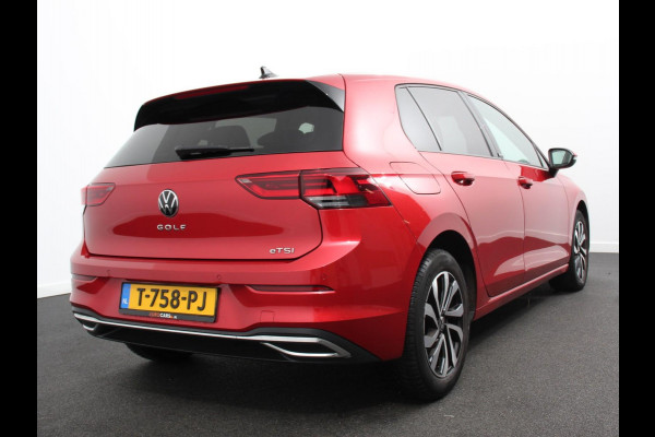 Volkswagen Golf 1.0 eTSI 110pk DSG Active | Panorama dak | Navigatie | Climate Control | Adaptive Cruise Control | Virtual Cockpit | Stoelverwarming | Extra Getint Glas