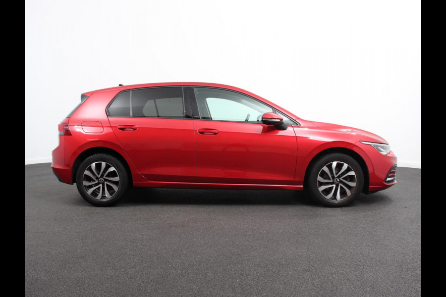 Volkswagen Golf 1.0 eTSI 110pk DSG Active | Panorama dak | Navigatie | Climate Control | Adaptive Cruise Control | Virtual Cockpit | Stoelverwarming | Extra Getint Glas