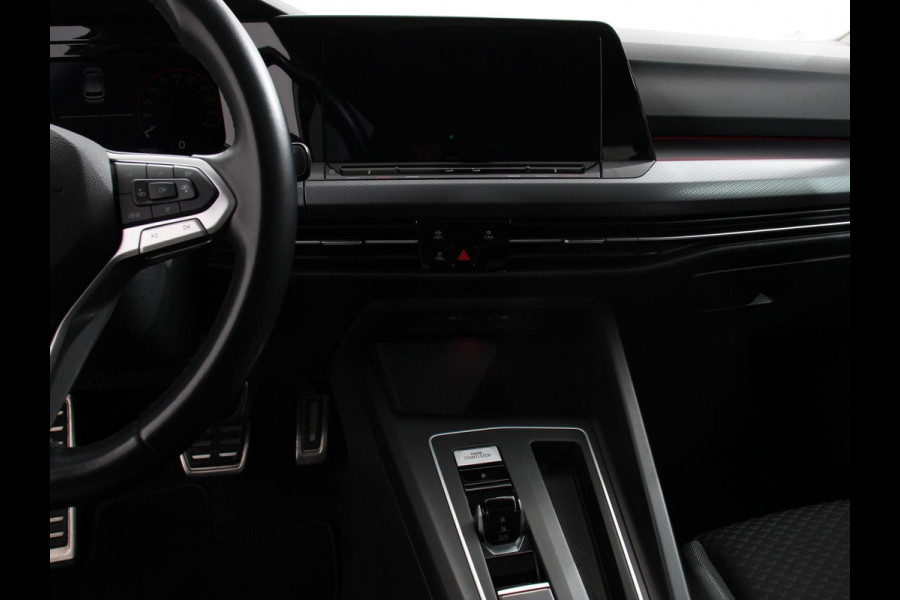 Volkswagen Golf 1.0 eTSI 110pk DSG Active | Panorama dak | Navigatie | Climate Control | Adaptive Cruise Control | Virtual Cockpit | Stoelverwarming | Extra Getint Glas