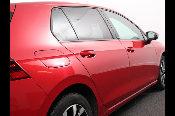 Volkswagen Golf 1.0 eTSI 110pk DSG Active | Panorama dak | Navigatie | Climate Control | Adaptive Cruise Control | Virtual Cockpit | Stoelverwarming | Extra Getint Glas