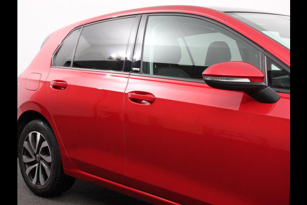 Volkswagen Golf 1.0 eTSI 110pk DSG Active | Panorama dak | Navigatie | Climate Control | Adaptive Cruise Control | Virtual Cockpit | Stoelverwarming | Extra Getint Glas