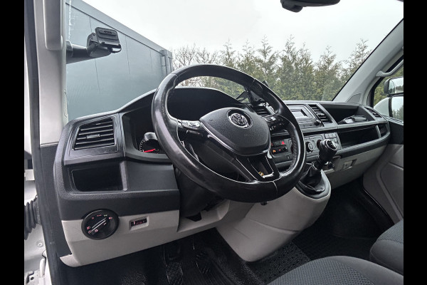 Volkswagen Transporter 2.0 TDI 150 PK / 4MOTION / 1e EIG. / L1H1 / TREKHAAK / ACHTERKLEP / AIRCO / CRUISE / 3-ZITS