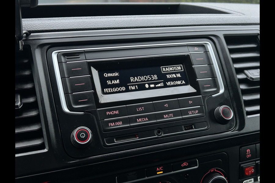 Volkswagen Transporter 2.0 TDI 150 PK / 4MOTION / 1e EIG. / L1H1 / TREKHAAK / ACHTERKLEP / AIRCO / CRUISE / 3-ZITS